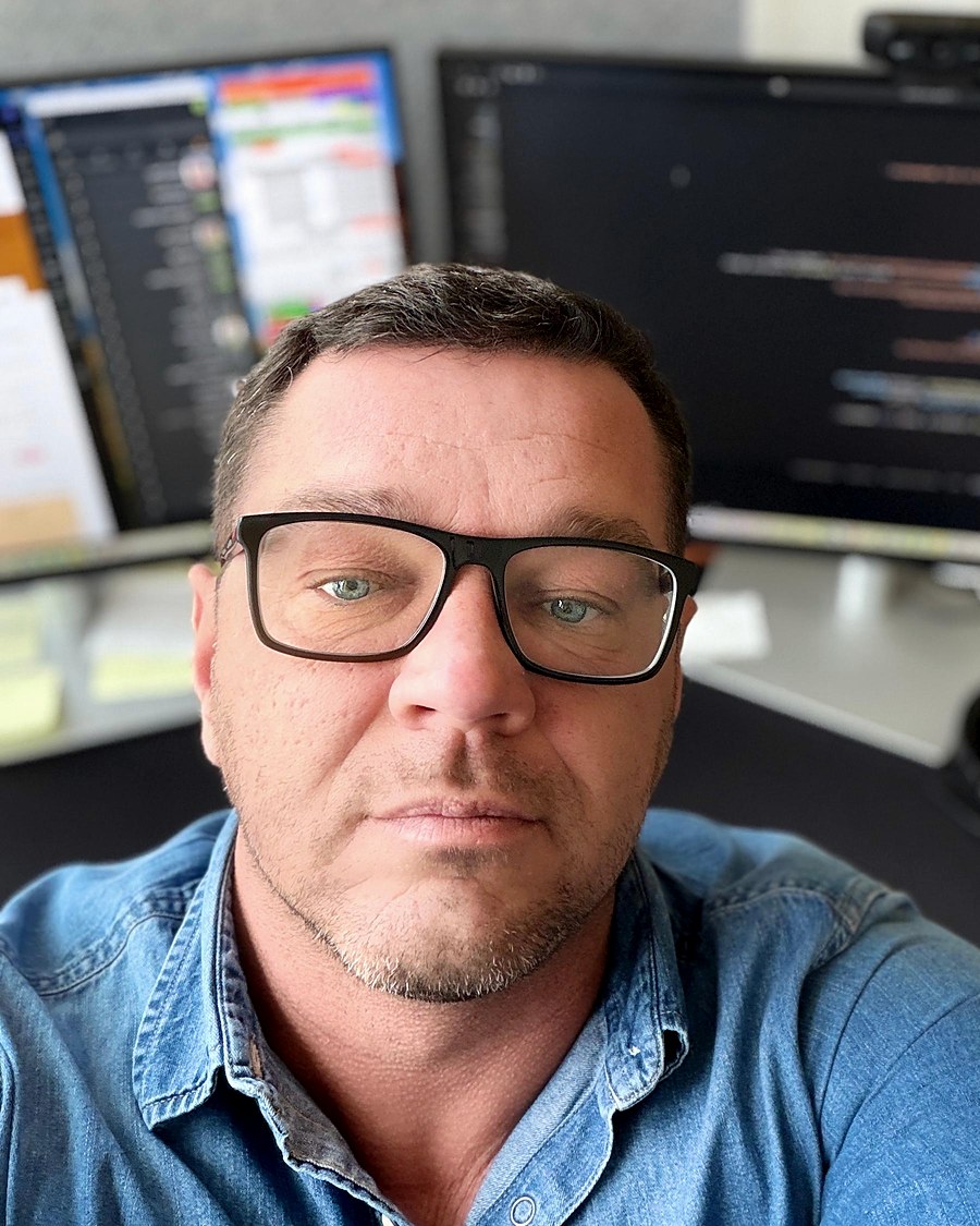 Alexander Ibach an seinem Arbeitsplatz in Kirchheim unter Teck